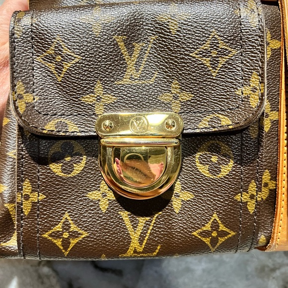 Authentic Louis Vuitton Monogram Manhattan PM Bag - Picture 5 of 16